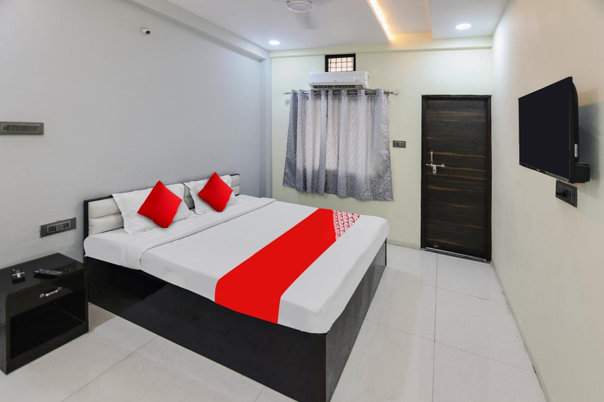 Oyo Hotel Blackgold Chandrapur Esterno foto