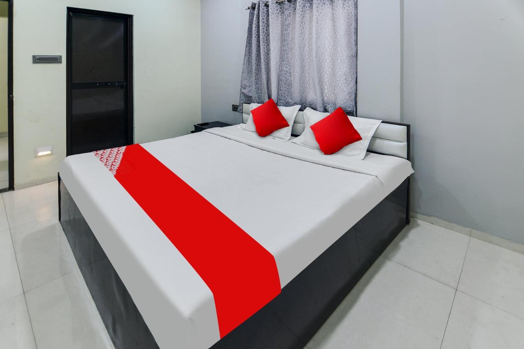 Oyo Hotel Blackgold Chandrapur Esterno foto