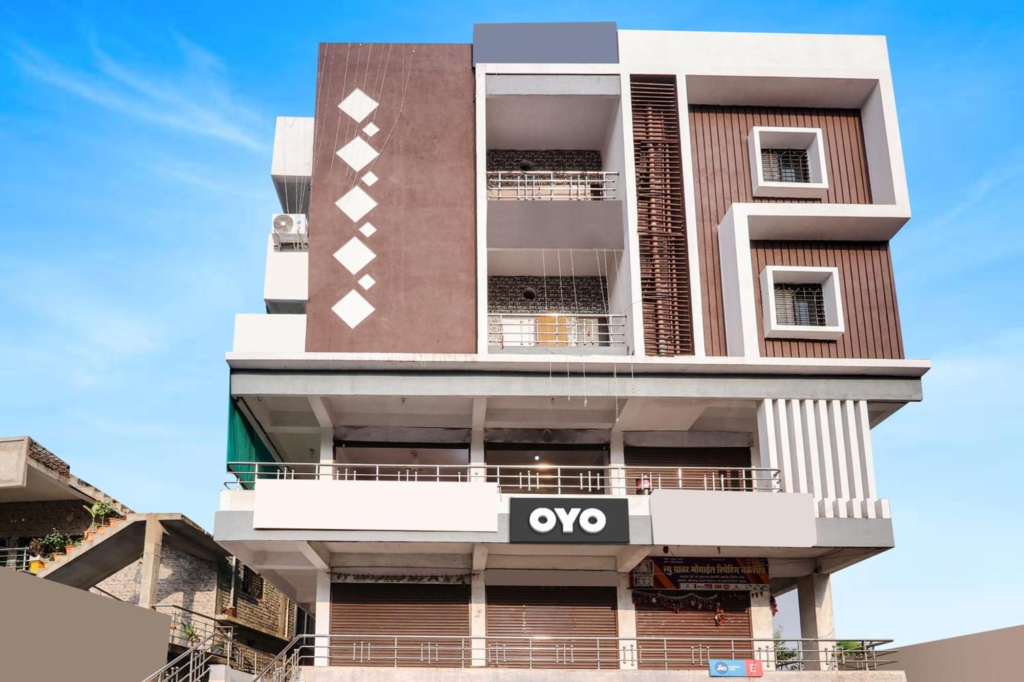 Oyo Hotel Blackgold Chandrapur Esterno foto