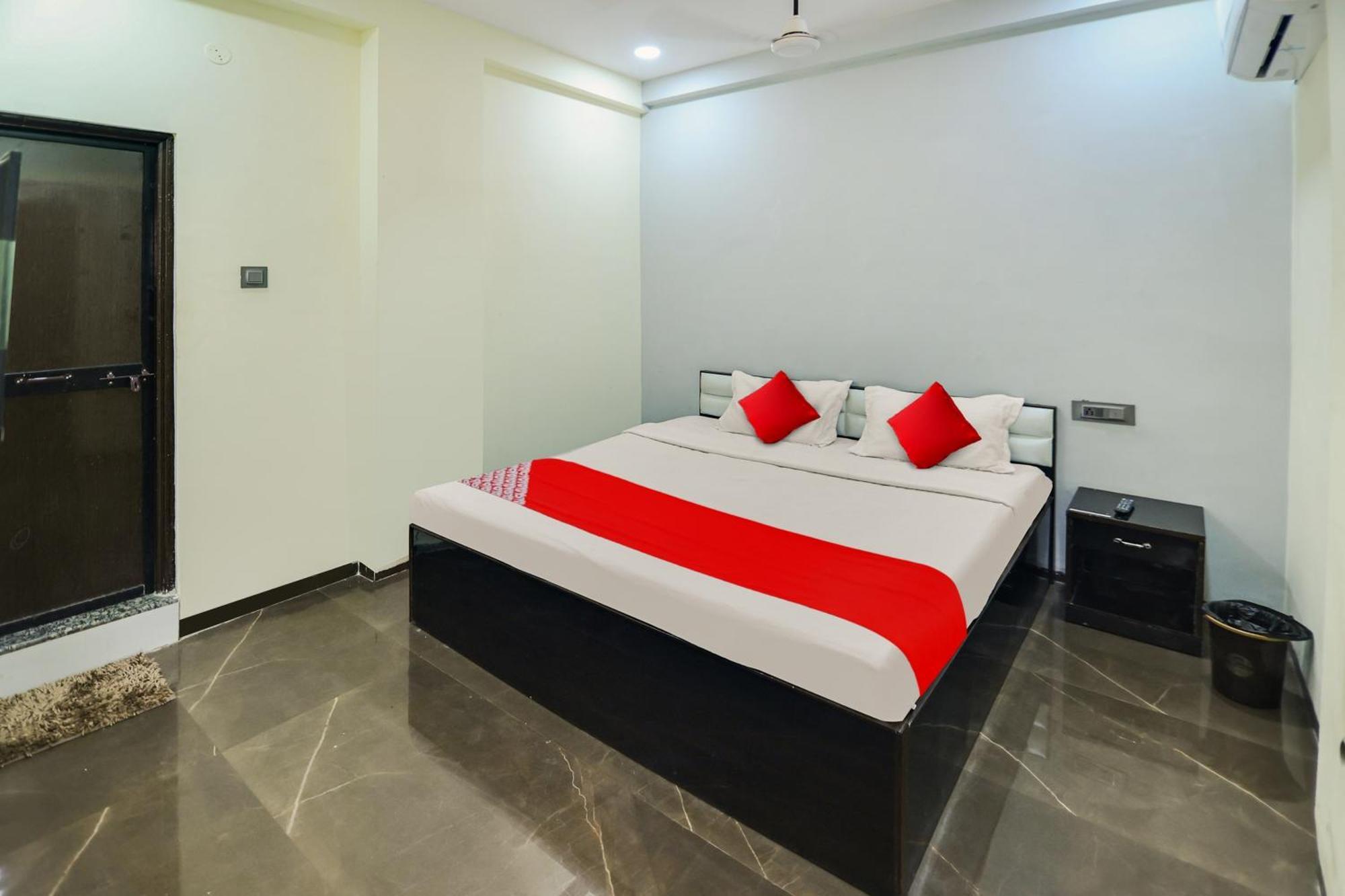 Oyo Hotel Blackgold Chandrapur Esterno foto