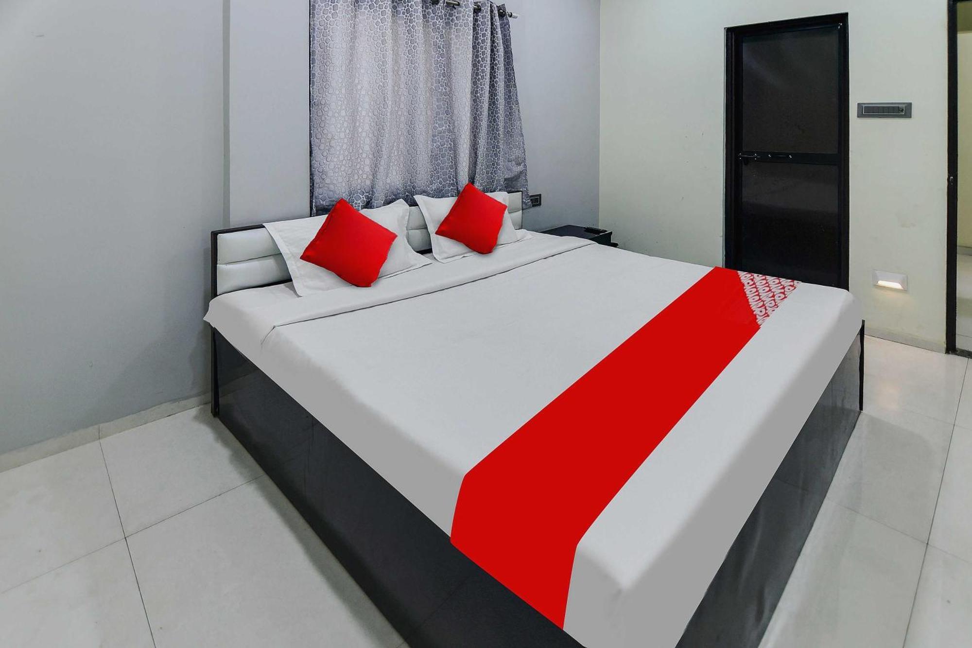 Oyo Hotel Blackgold Chandrapur Esterno foto