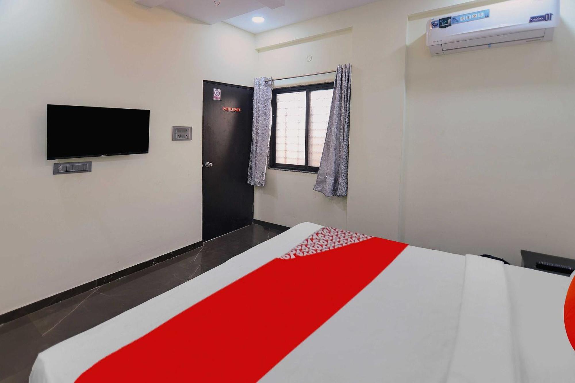 Oyo Hotel Blackgold Chandrapur Esterno foto
