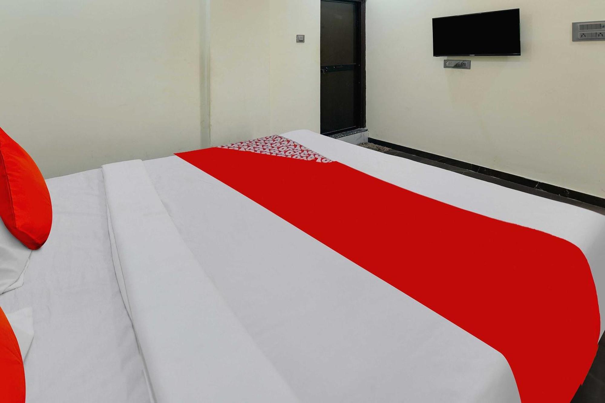 Oyo Hotel Blackgold Chandrapur Esterno foto