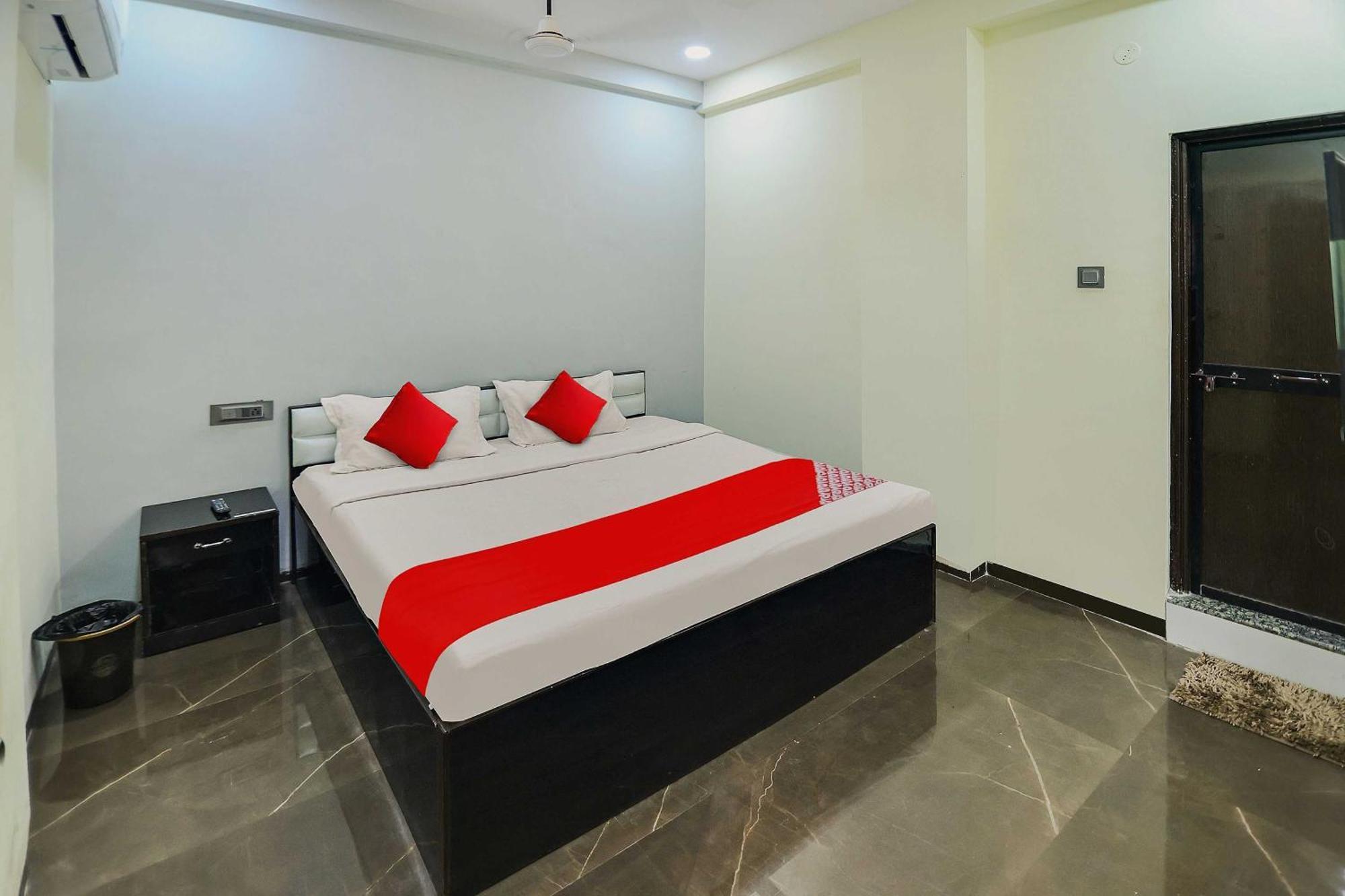 Oyo Hotel Blackgold Chandrapur Esterno foto