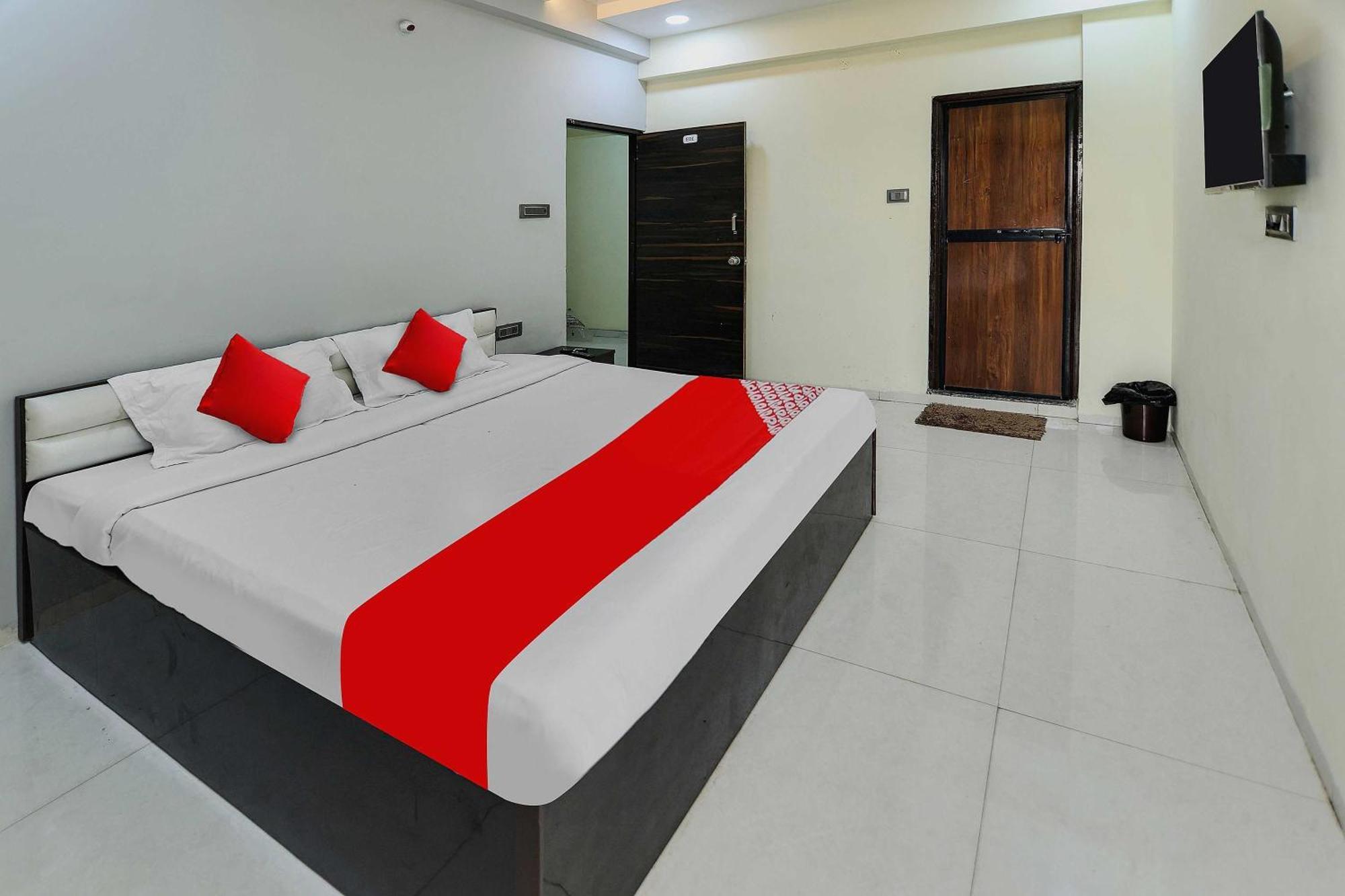 Oyo Hotel Blackgold Chandrapur Esterno foto