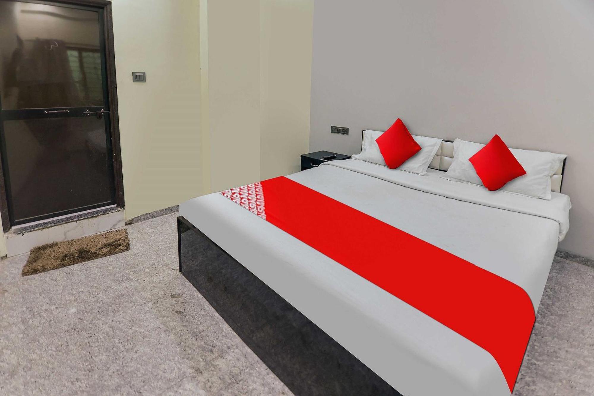 Oyo Hotel Blackgold Chandrapur Esterno foto
