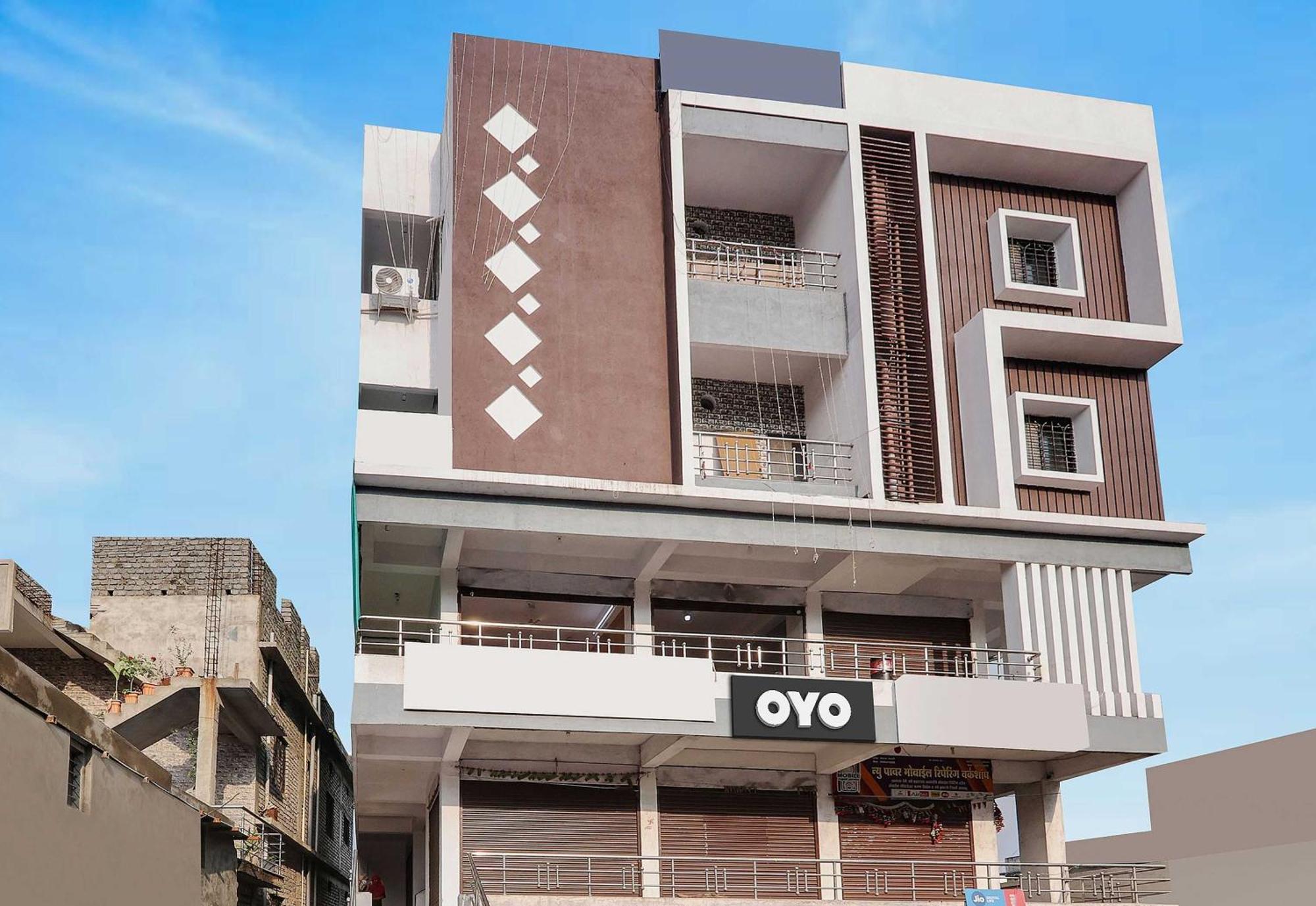Oyo Hotel Blackgold Chandrapur Esterno foto